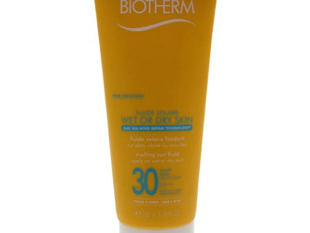 Biotherm Fluide Solaire Wet Or Dry Skin SPF 30 by Biotherm for Women - 6.76 oz Sun Care For Sale